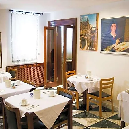 Hotel Raffaello 3*