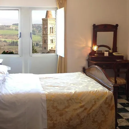 Hotel Raffaello 3*