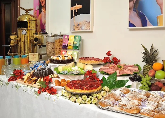 Отель Raffaello 3*