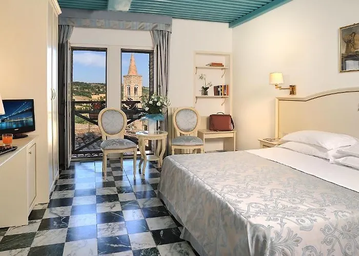 Raffaello 3* Урбино